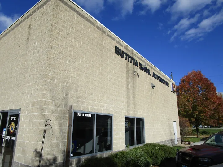 Butitta Auto – Rockford on Alpine Rd.