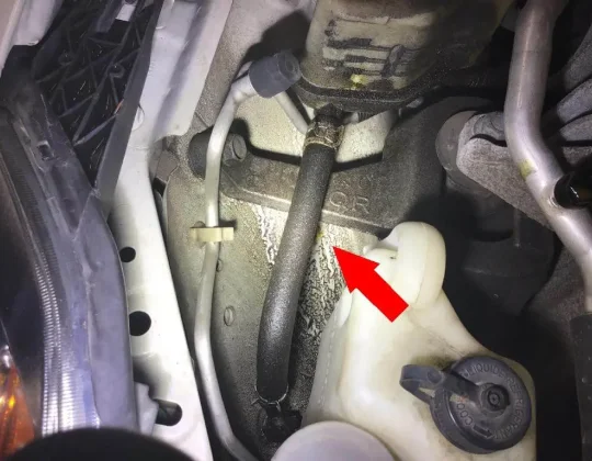Hey, Why Is My Power Steering Fluid Leaking?