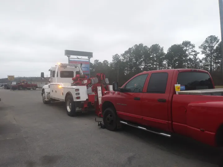 Southern Dixie Automotive 24 hour Towing
