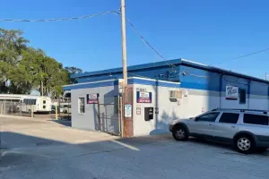 Maxi's Mechanics Auto Repair & Service - Riverside