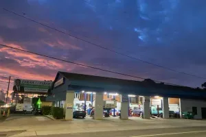 Maxi's Mechanics Auto Repair & Service - Beach Boulevard