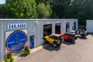 J Medic Auto Repair